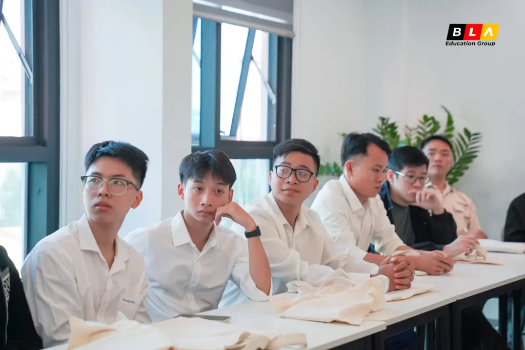 KHAI GIẢNG NGÀNH LÁI TÀU (5) KHAI GIẢNG NGÀNH LÁI TÀU (5)