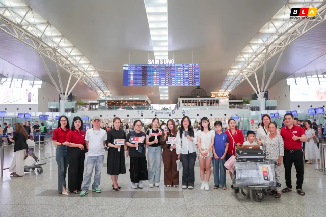 2026 07 tiễn bay 18